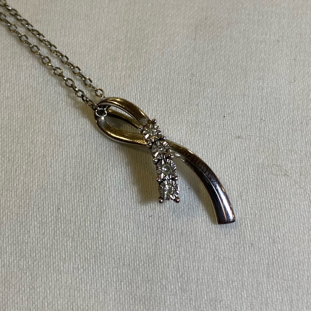 Zales - Ribbon Pendant Necklace